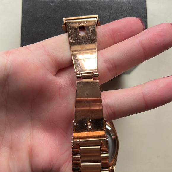 Michael Kors Rose Gold Watch - Picture 6 of 12